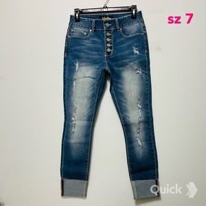 sz 7 - New Indigo Rein Ripped Cuffed Skinny Jeans